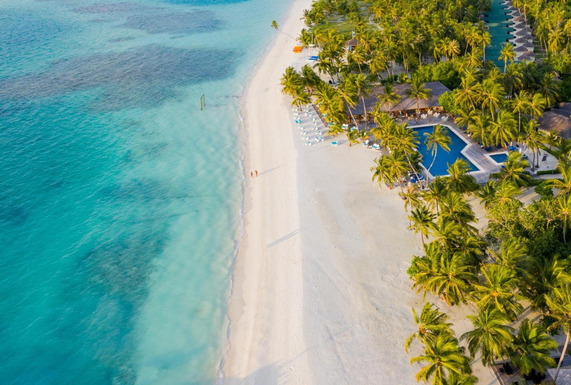 Meeru Maldives Resort Island Dhiffushi Kültér fotó Aerial view of the beach