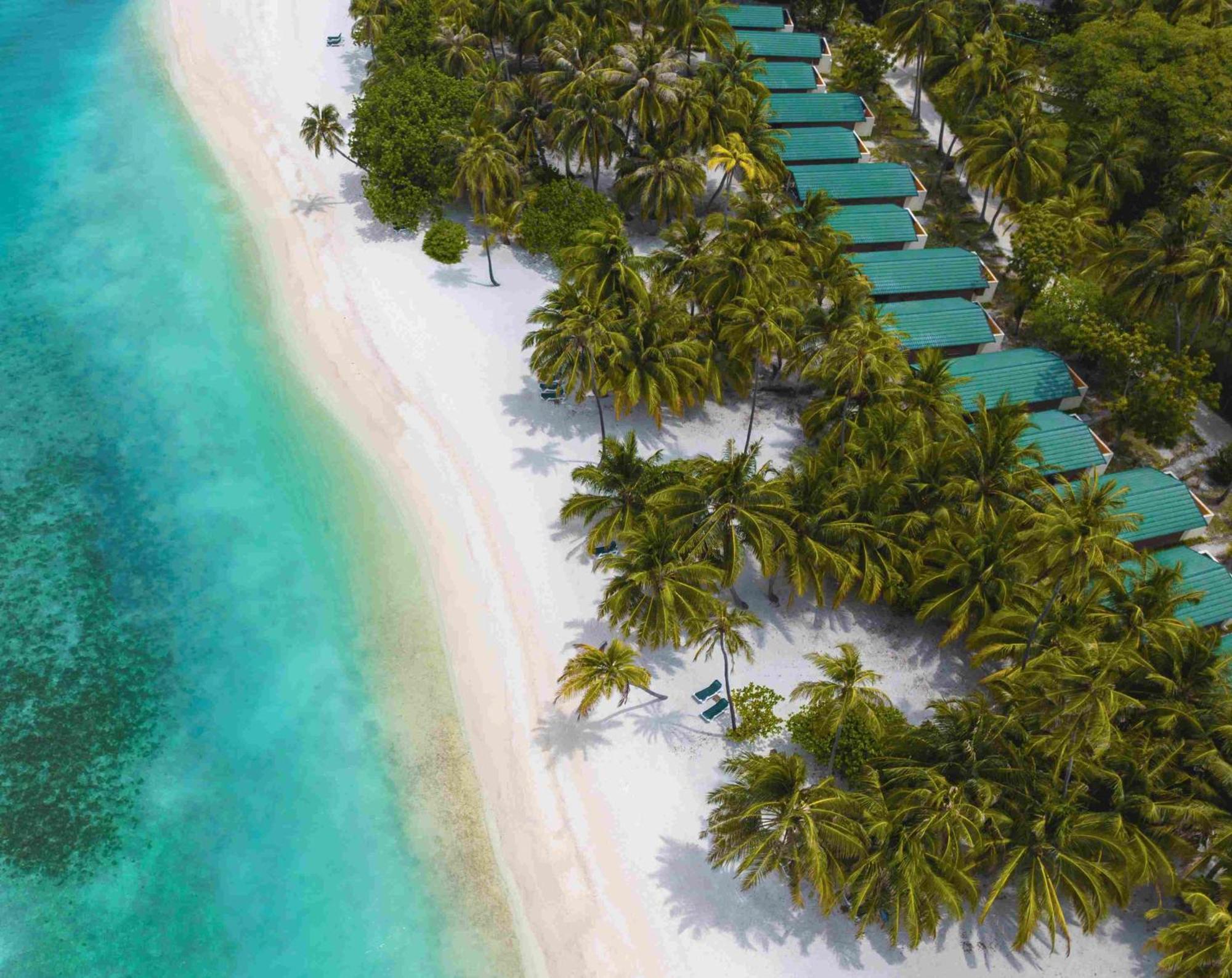 Meeru Maldives Resort Island Dhiffushi Kültér fotó Aerial view of the beach