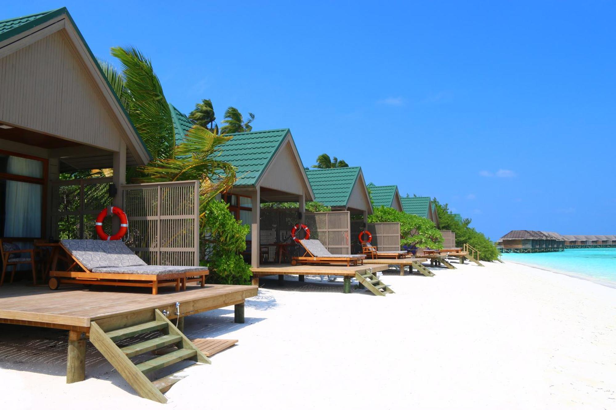 Meeru Maldives Resort Island Dhiffushi Szoba fotó Beach bungalows at the resort